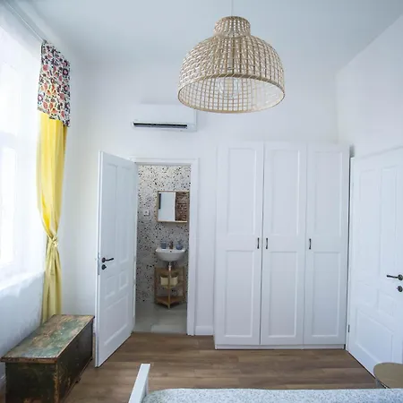 Lion's Bridge Boutique 2bdrm Apt, Center Gem Apartamento Sofía