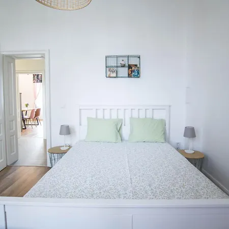 Lion's Bridge Boutique 2bdrm Apt, Center Gem Apartamento *