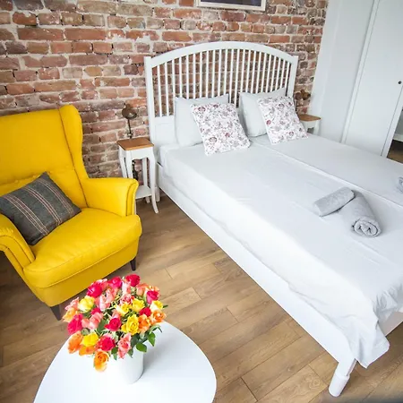 Apartamento Lion's Bridge Boutique 2bdrm Apt, Center Gem